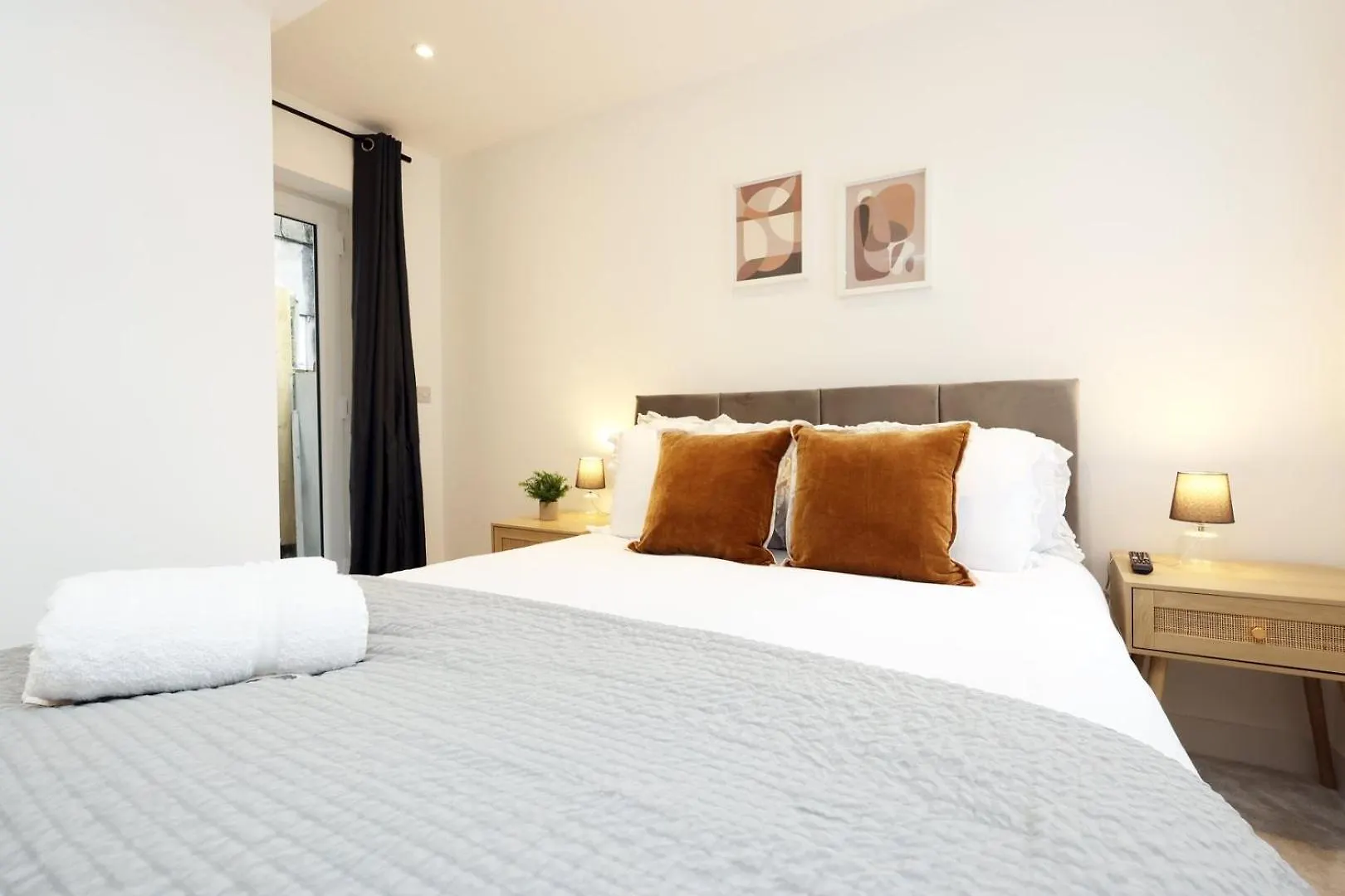 Apartment Modern 2 Bed Flat - Close To Cardiff City Centre