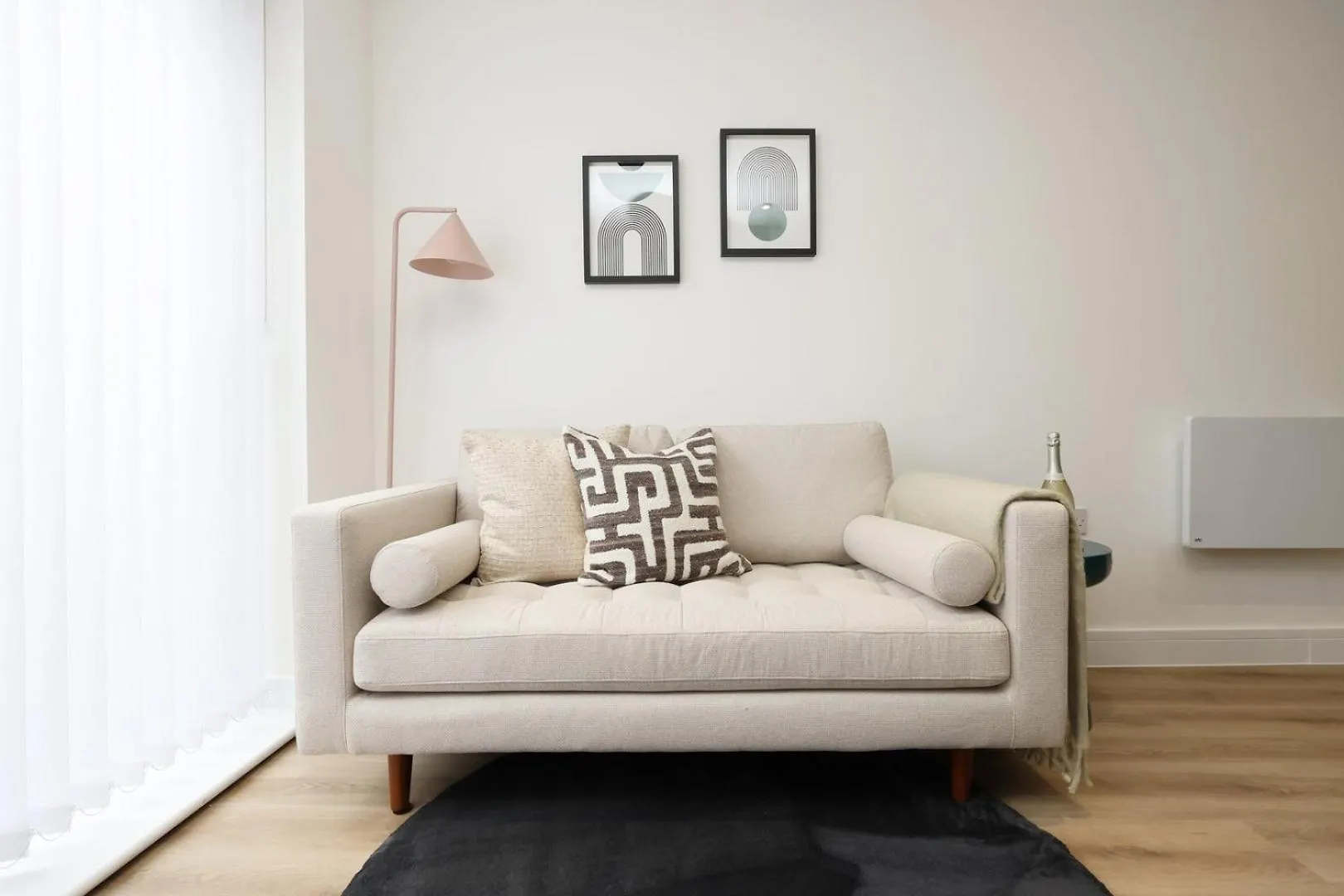 Modern 2 Bed Flat - Close To Cardiff City Centre