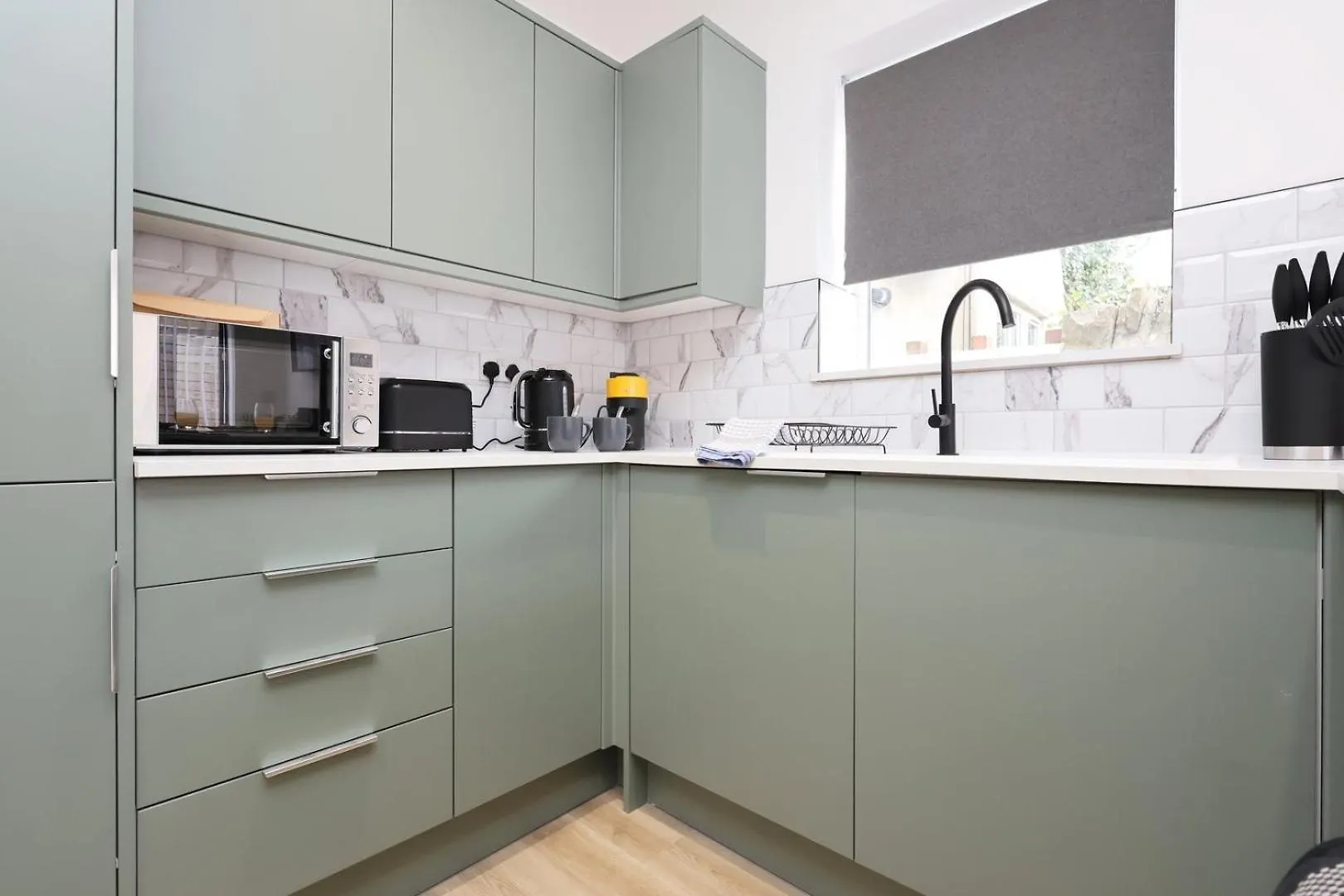 Modern 2 Bed Flat - Close To Cardiff City Centre Apartment