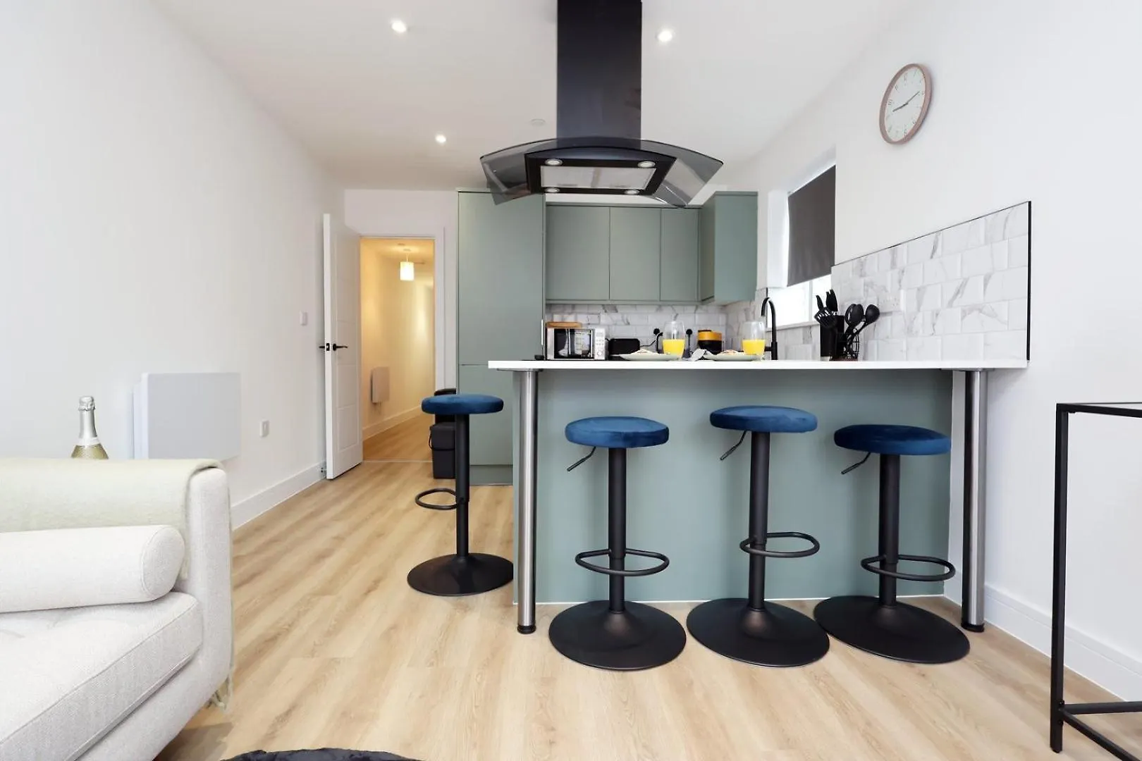 Modern 2 Bed Flat - Close To Cardiff City Centre