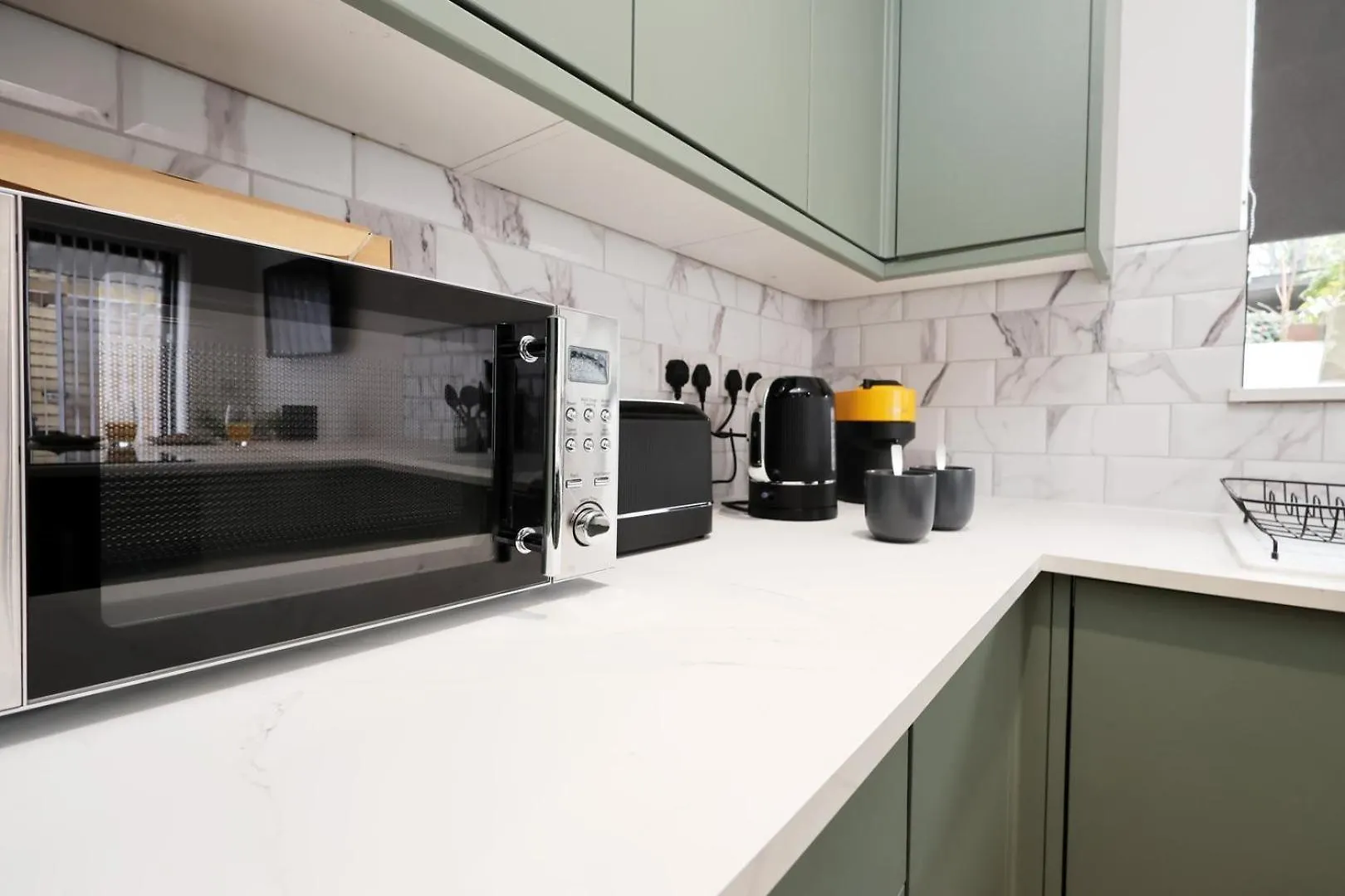 Modern 2 Bed Flat - Close To Cardiff City Centre Apartment