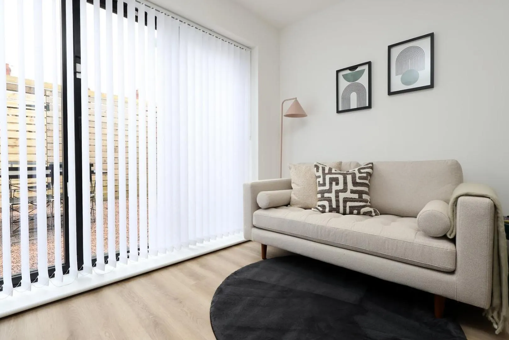 Modern 2 Bed Flat - Close To Cardiff City Centre 0*,  United Kingdom